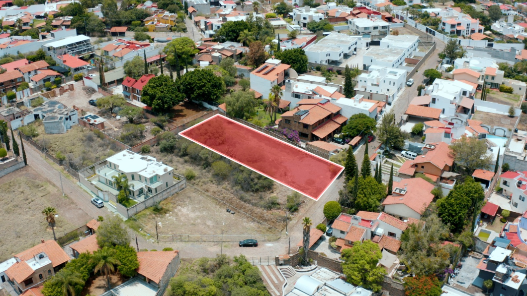 Terreno en Colinas Del Bosque II